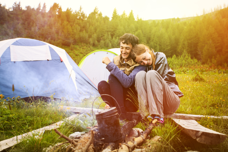 couple en camping familial sud de la france